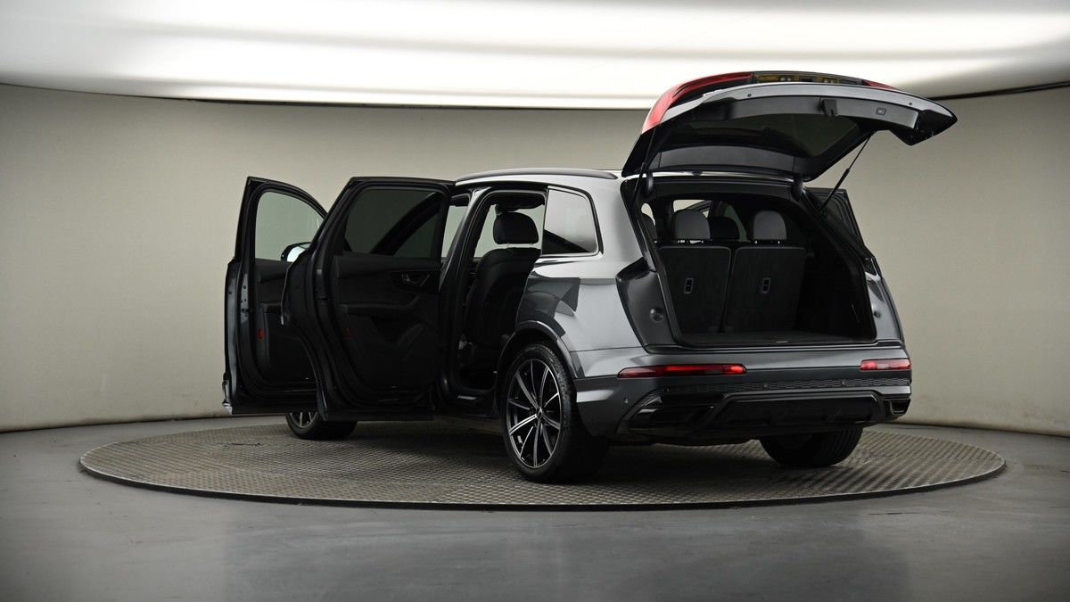 Audi Q7 Image 8