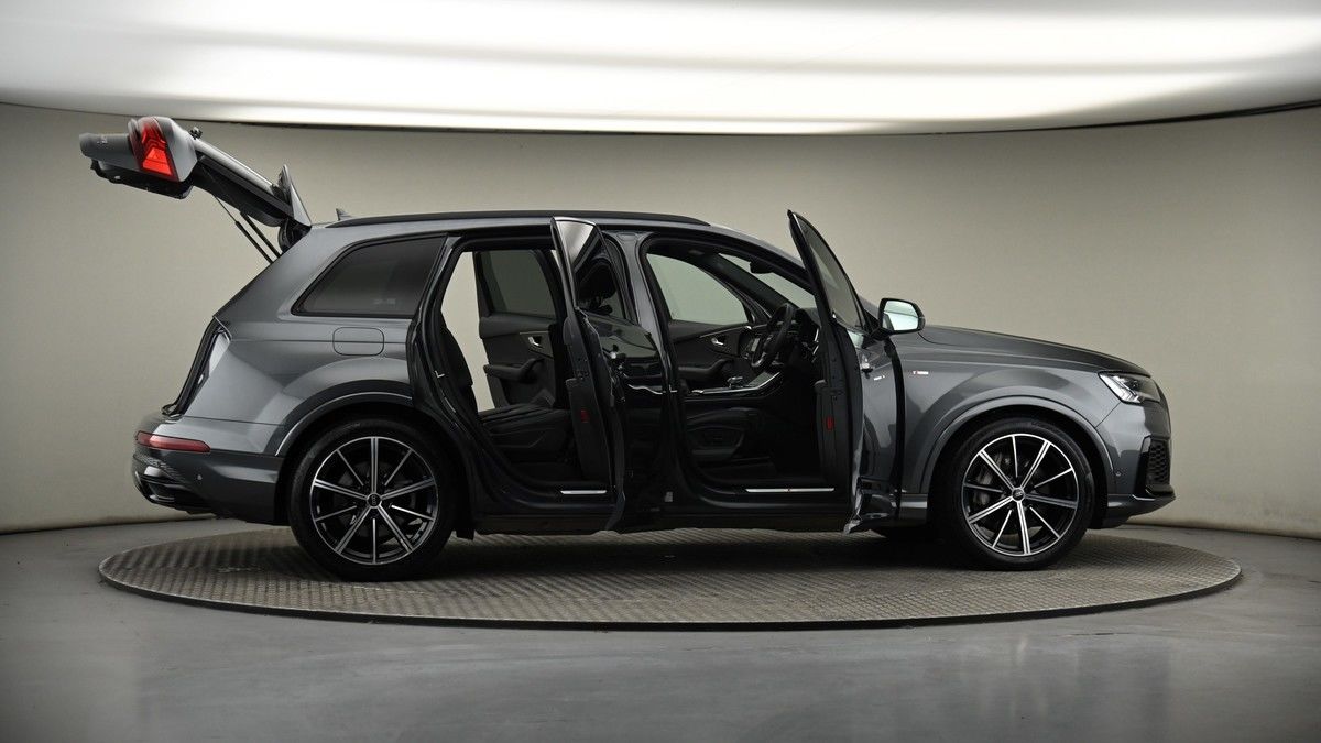 More views of Audi Q7