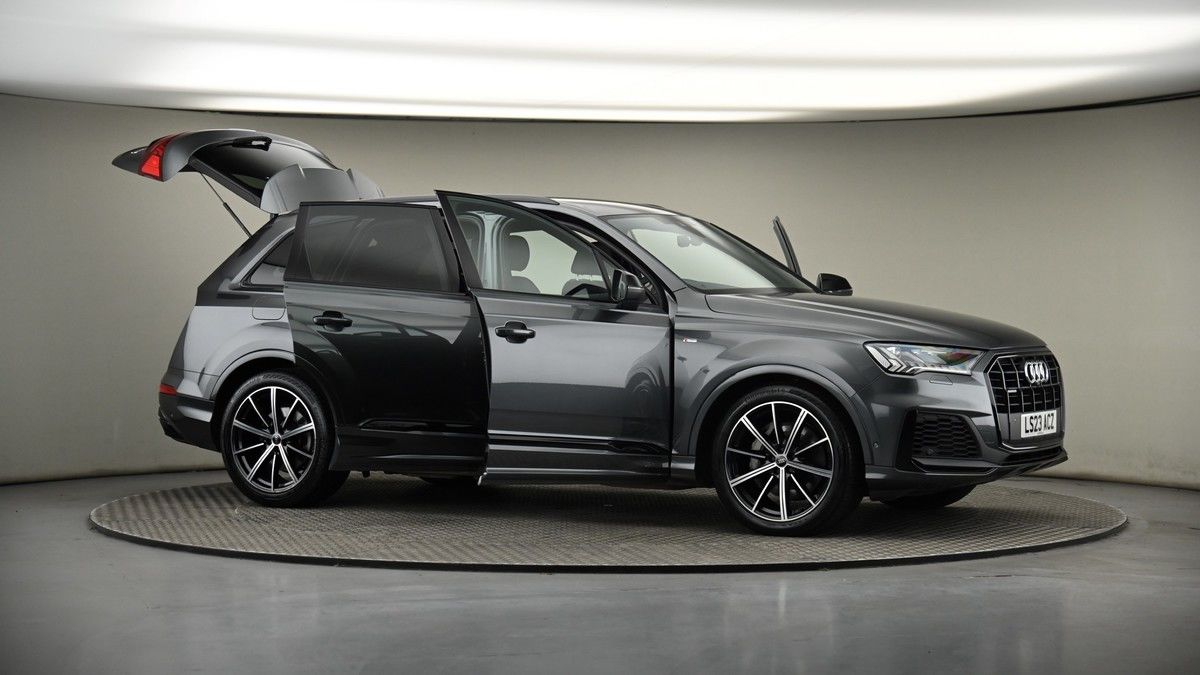 More views of Audi Q7