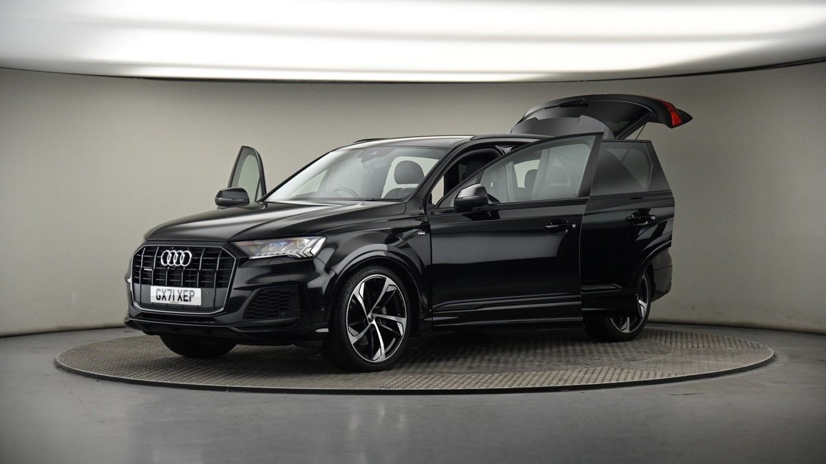 More views of Audi Q7