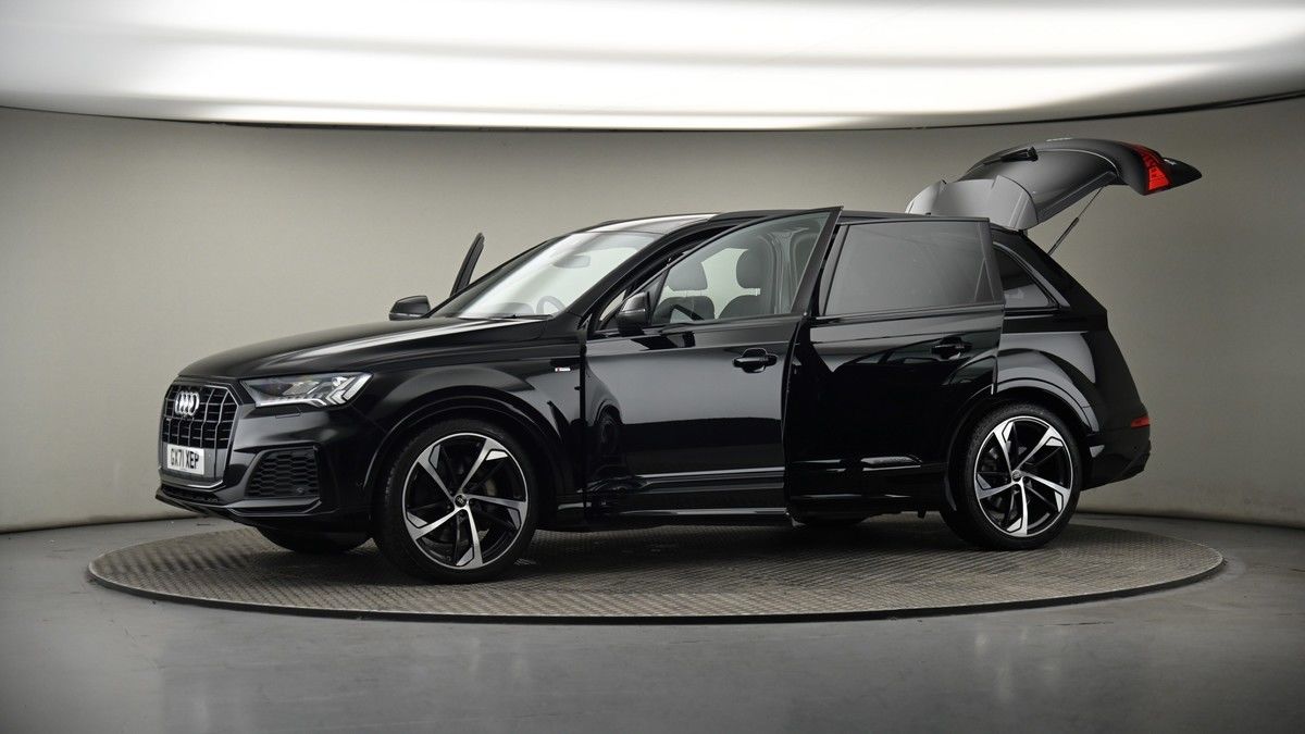 More views of Audi Q7