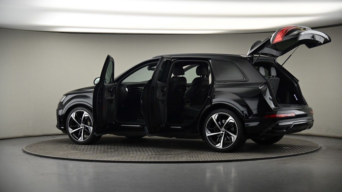 More views of Audi Q7