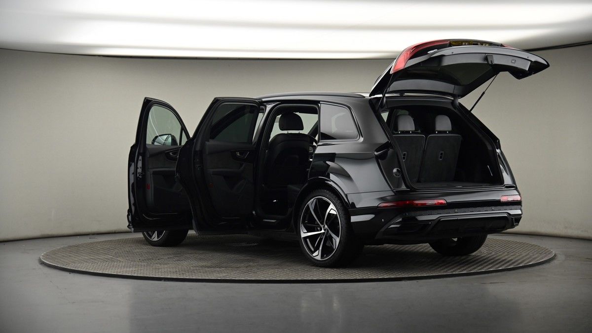 More views of Audi Q7
