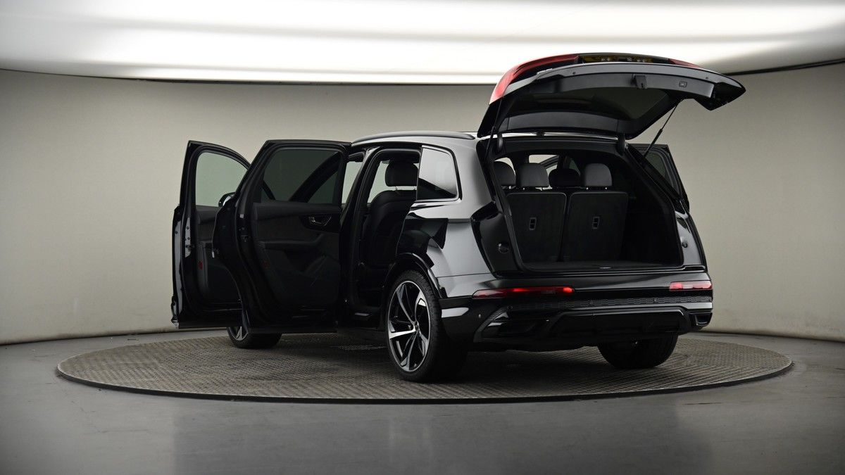 Audi Q7 Image 8