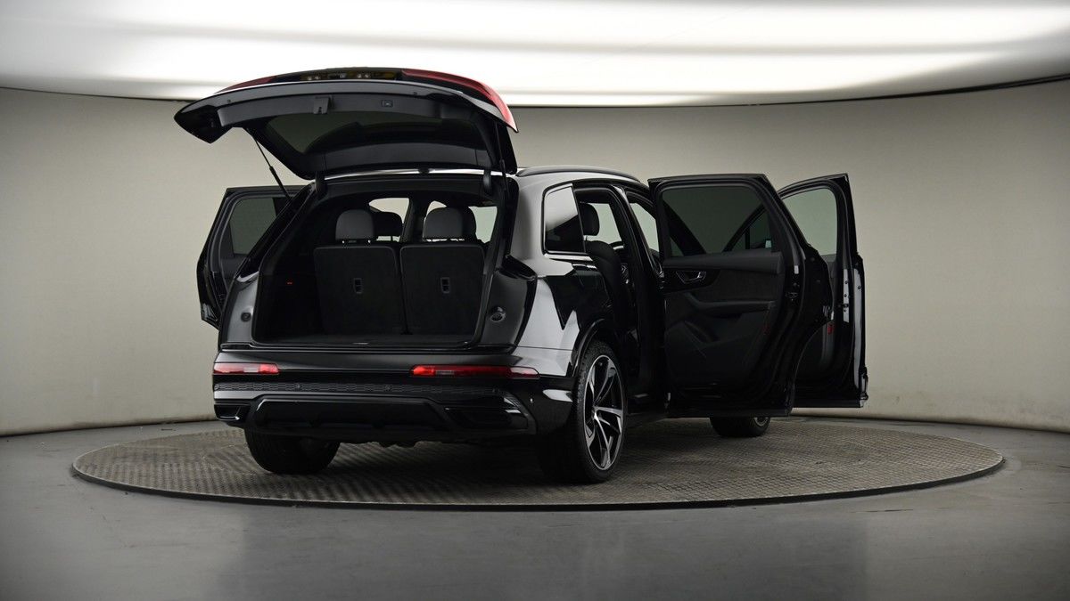 More views of Audi Q7