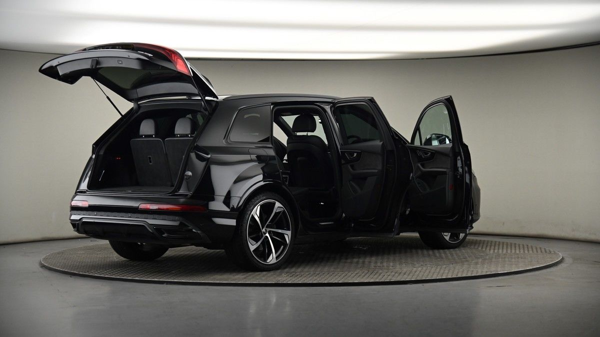 More views of Audi Q7