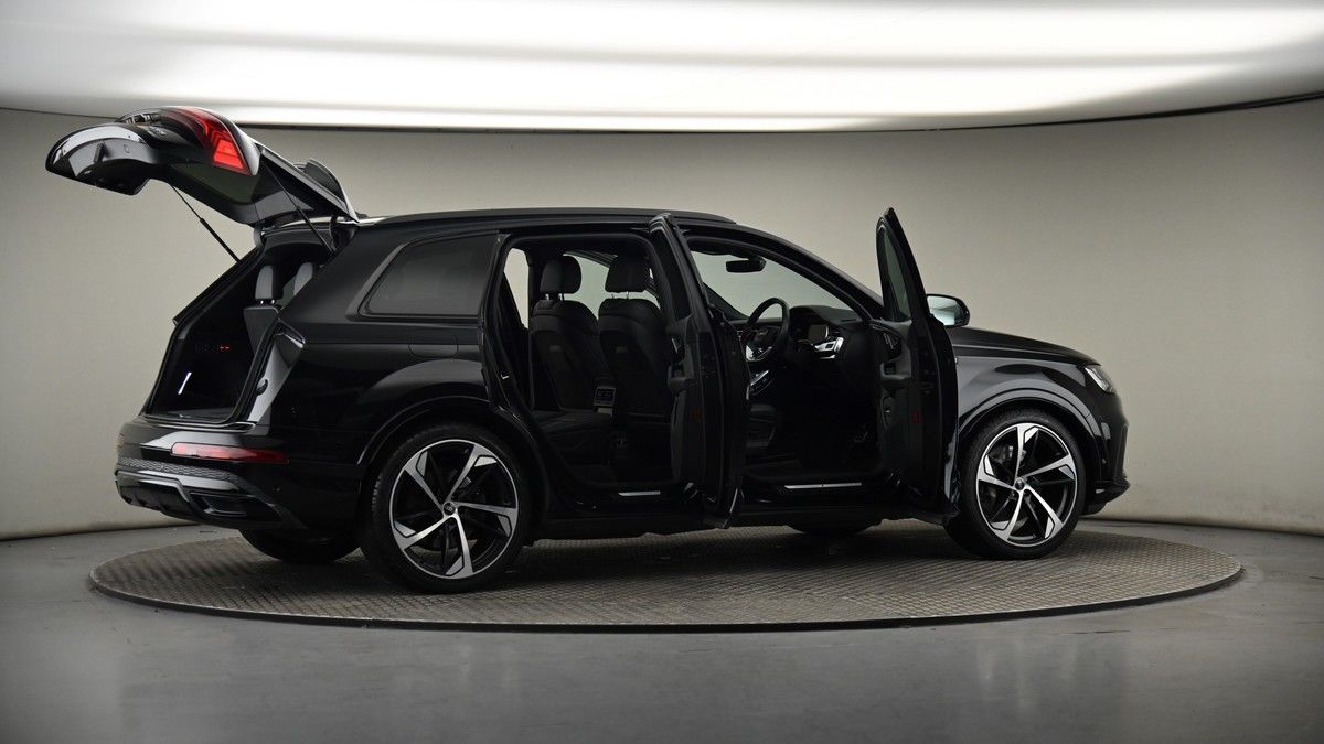 More views of Audi Q7