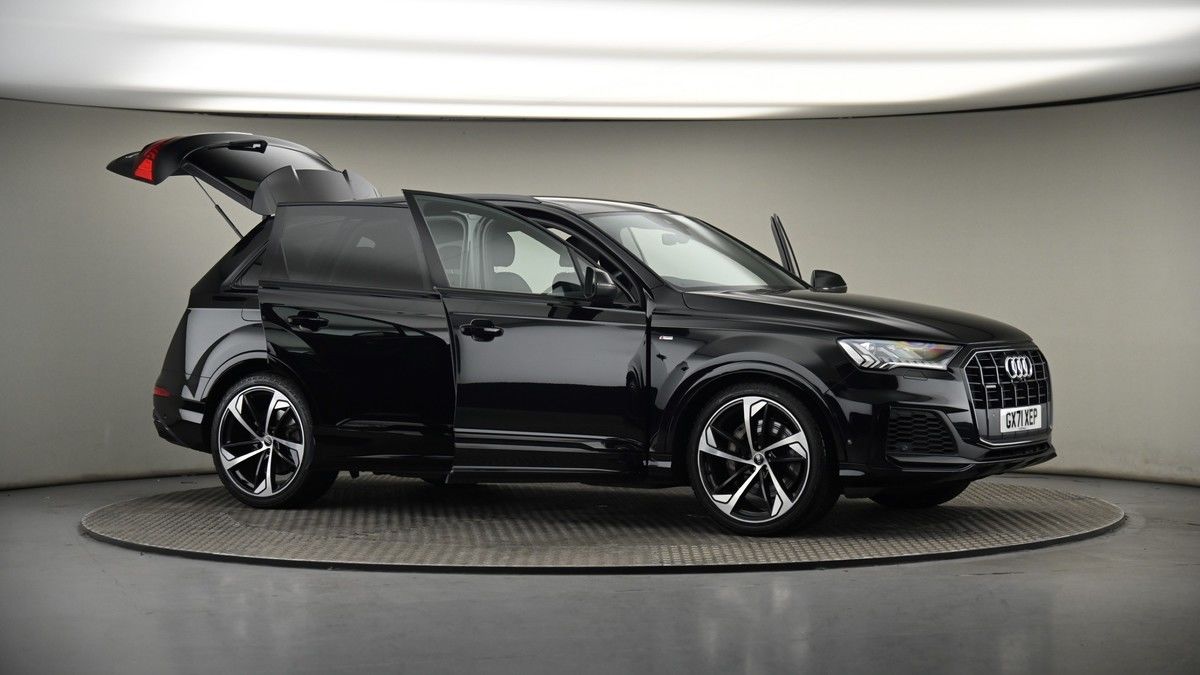 More views of Audi Q7