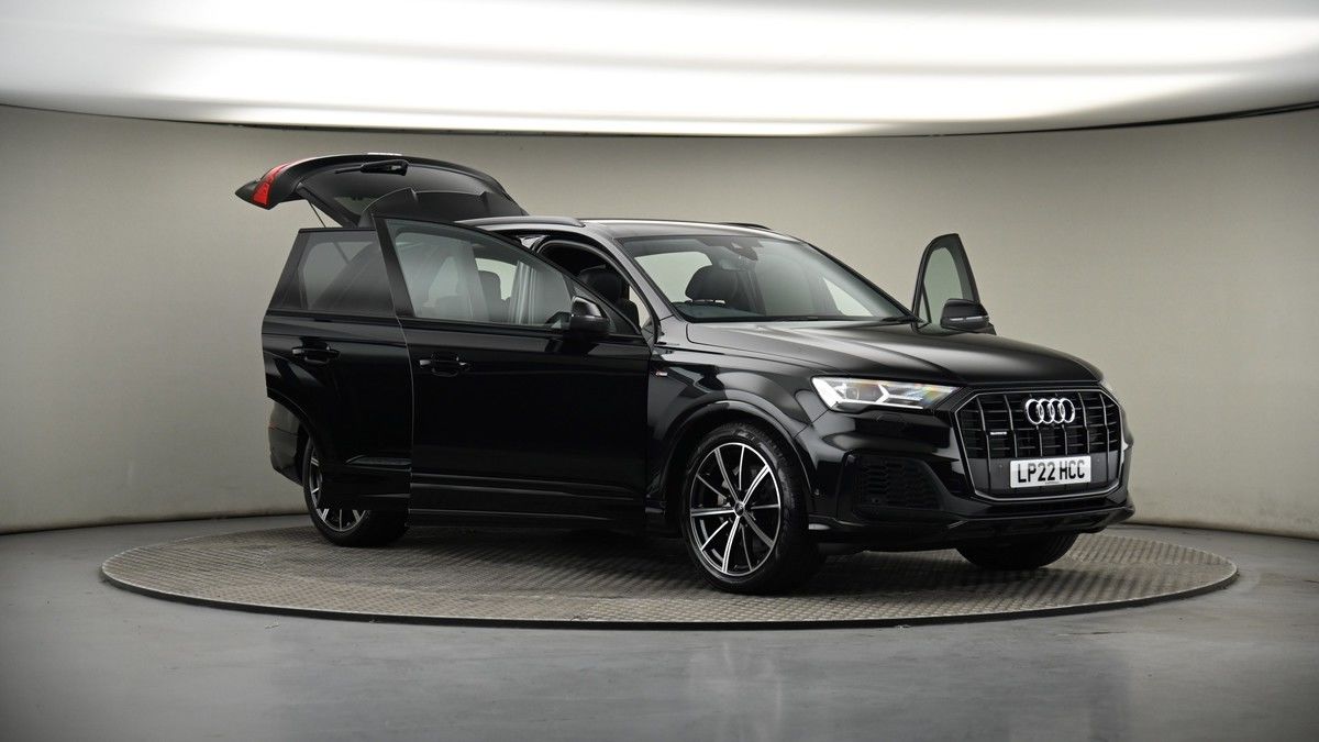 More views of Audi Q7