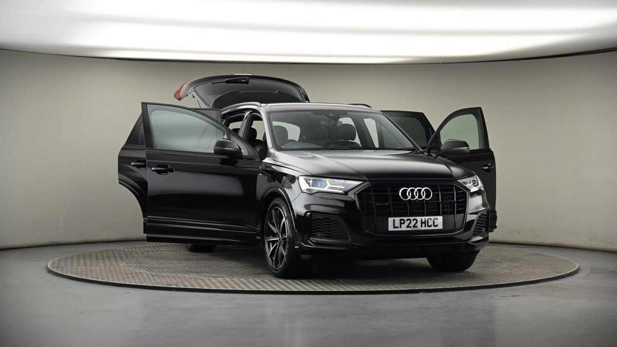 More views of Audi Q7