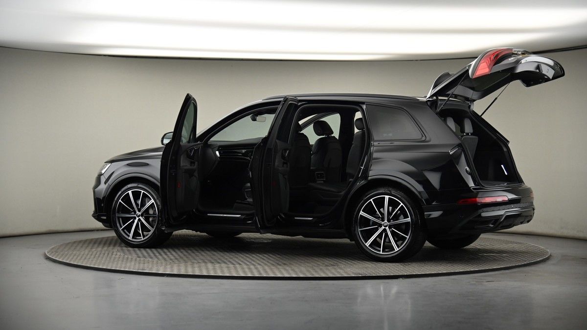 More views of Audi Q7