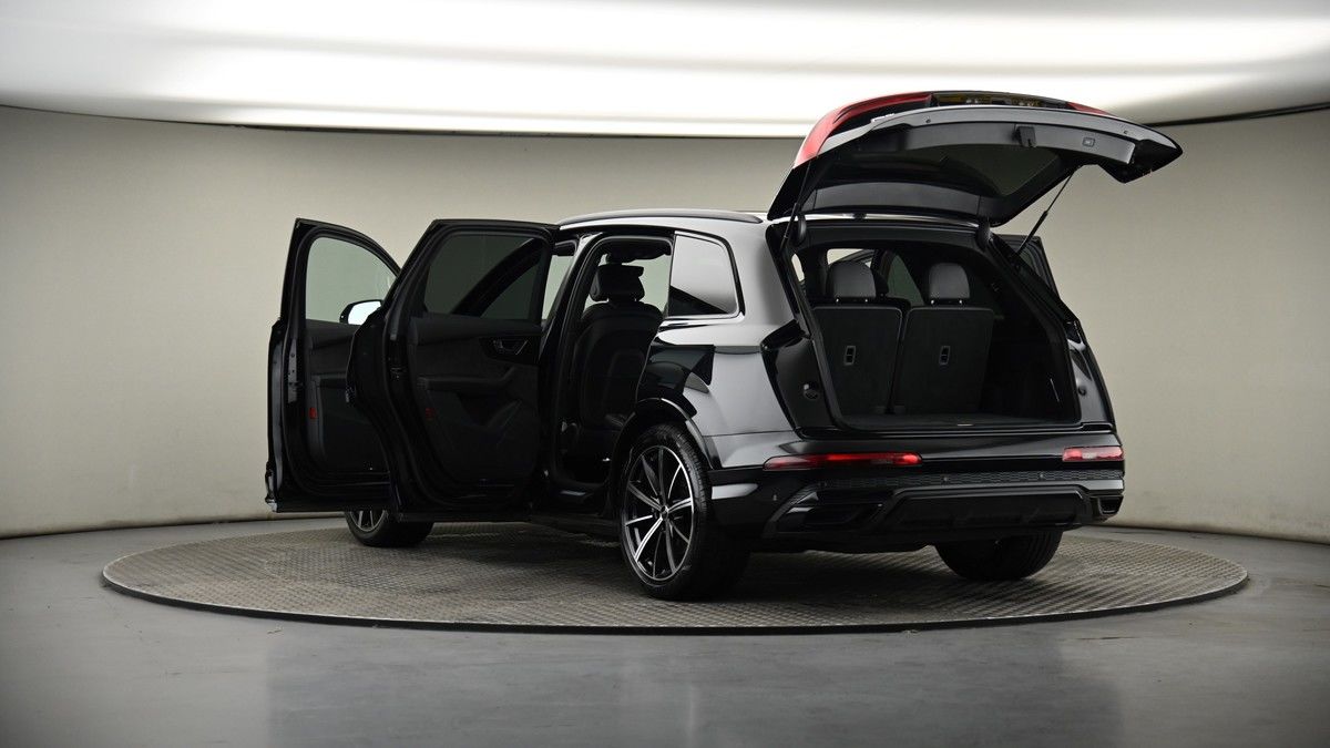 Audi Q7 Image 7