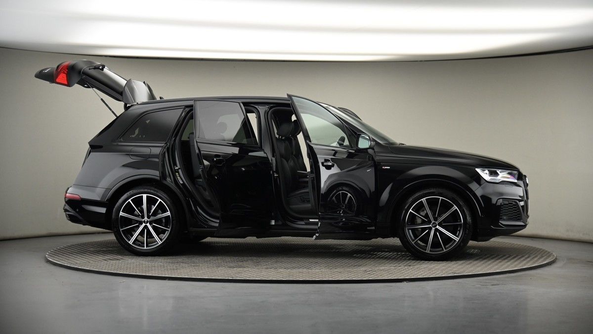 More views of Audi Q7