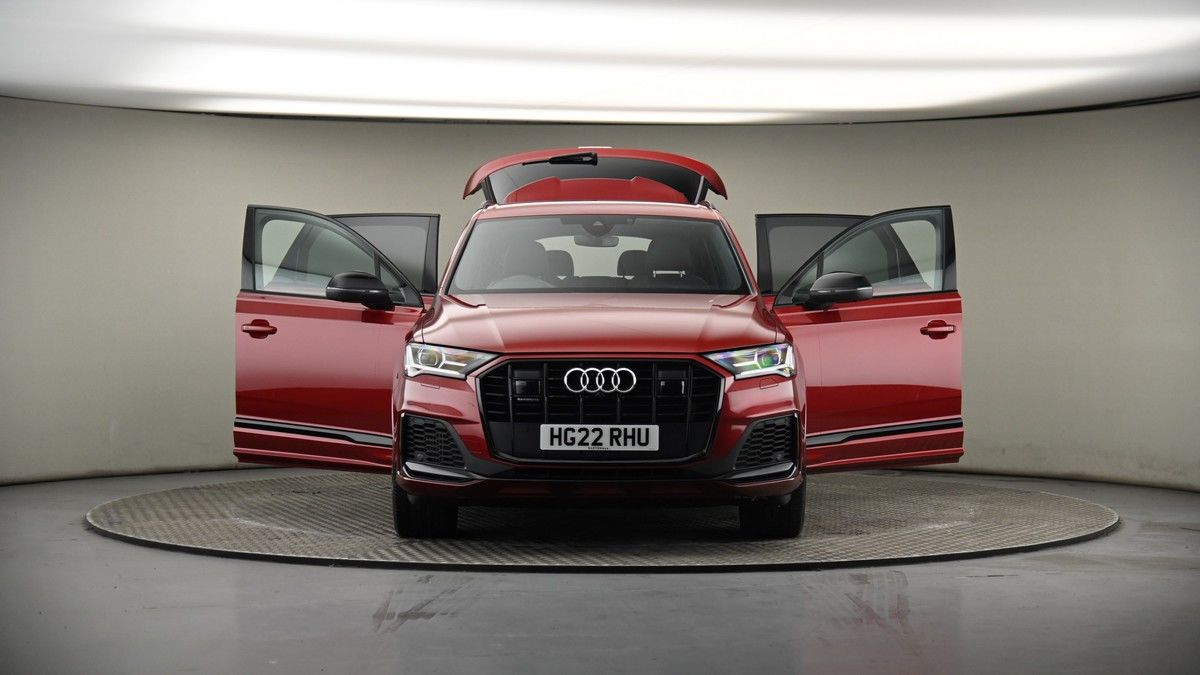 More views of Audi Q7