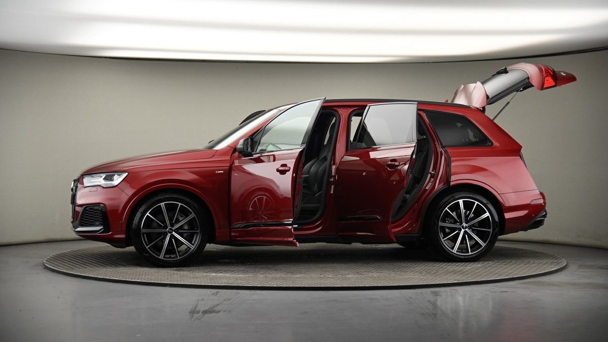 More views of Audi Q7