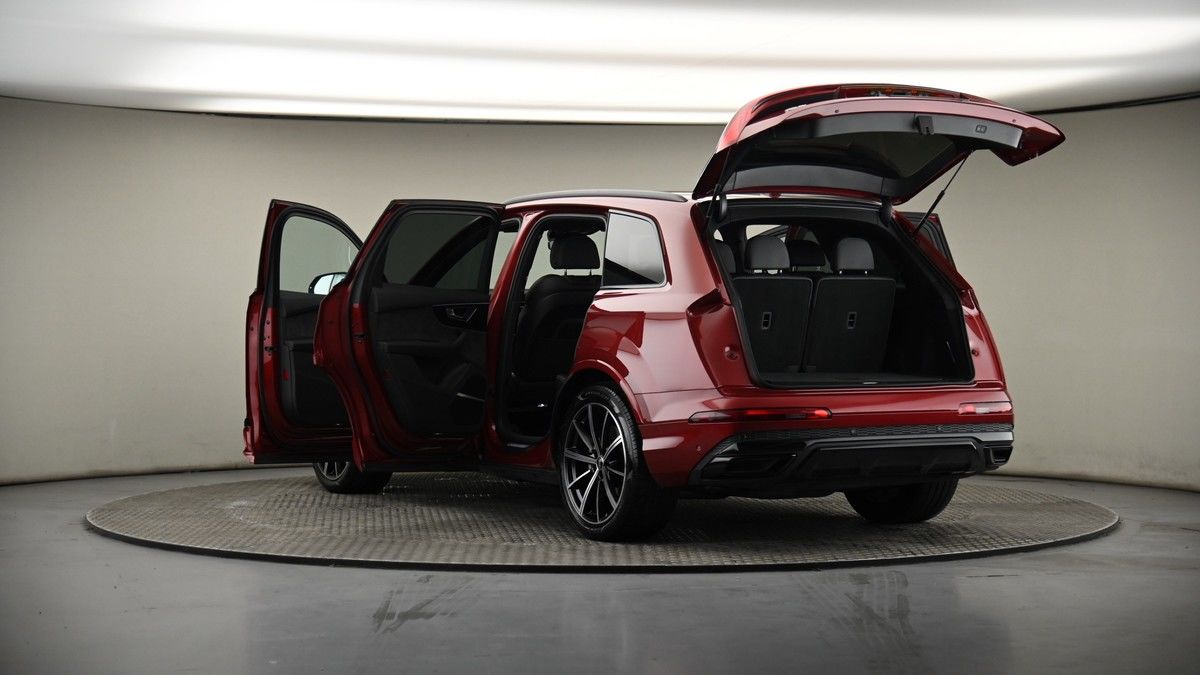 Audi Q7 Image 8