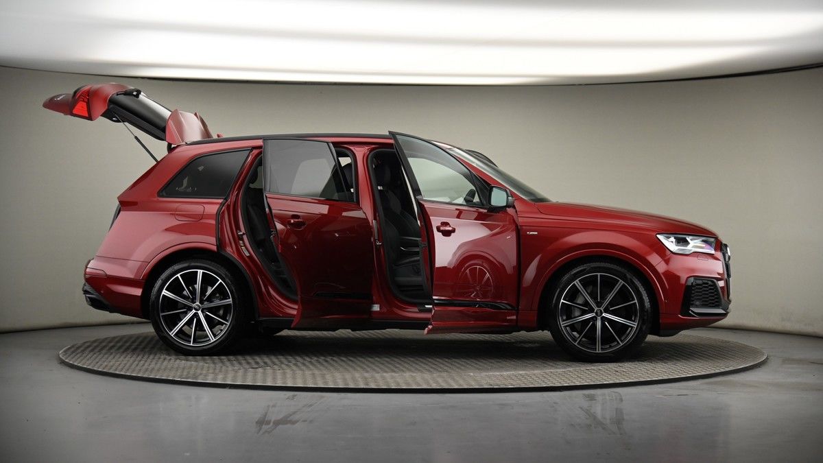 More views of Audi Q7