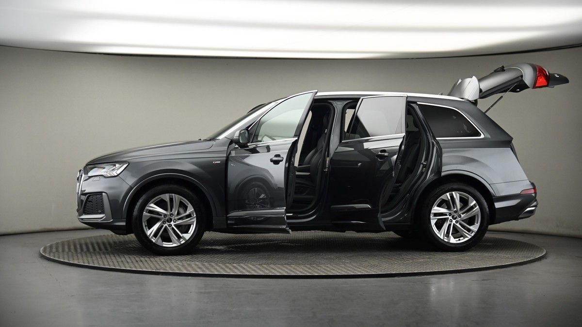 More views of Audi Q7