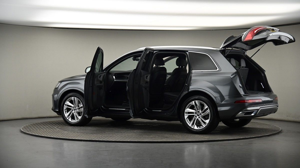 More views of Audi Q7