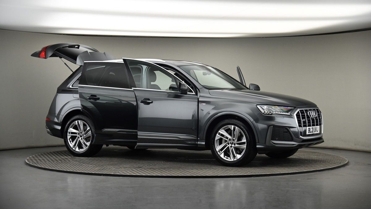 More views of Audi Q7