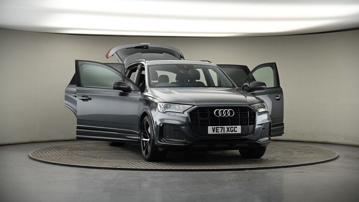 More views of Audi Q7
