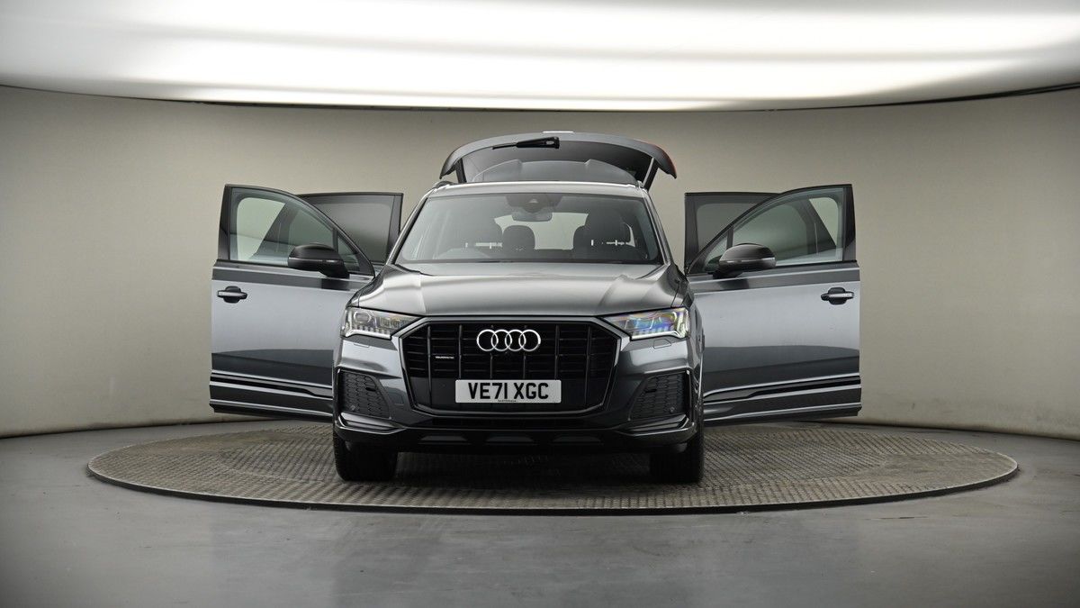 More views of Audi Q7