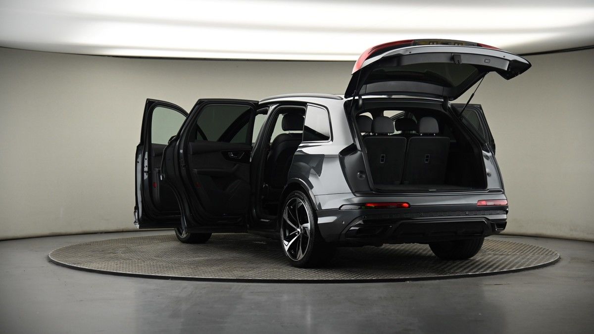 Audi Q7 Image 8