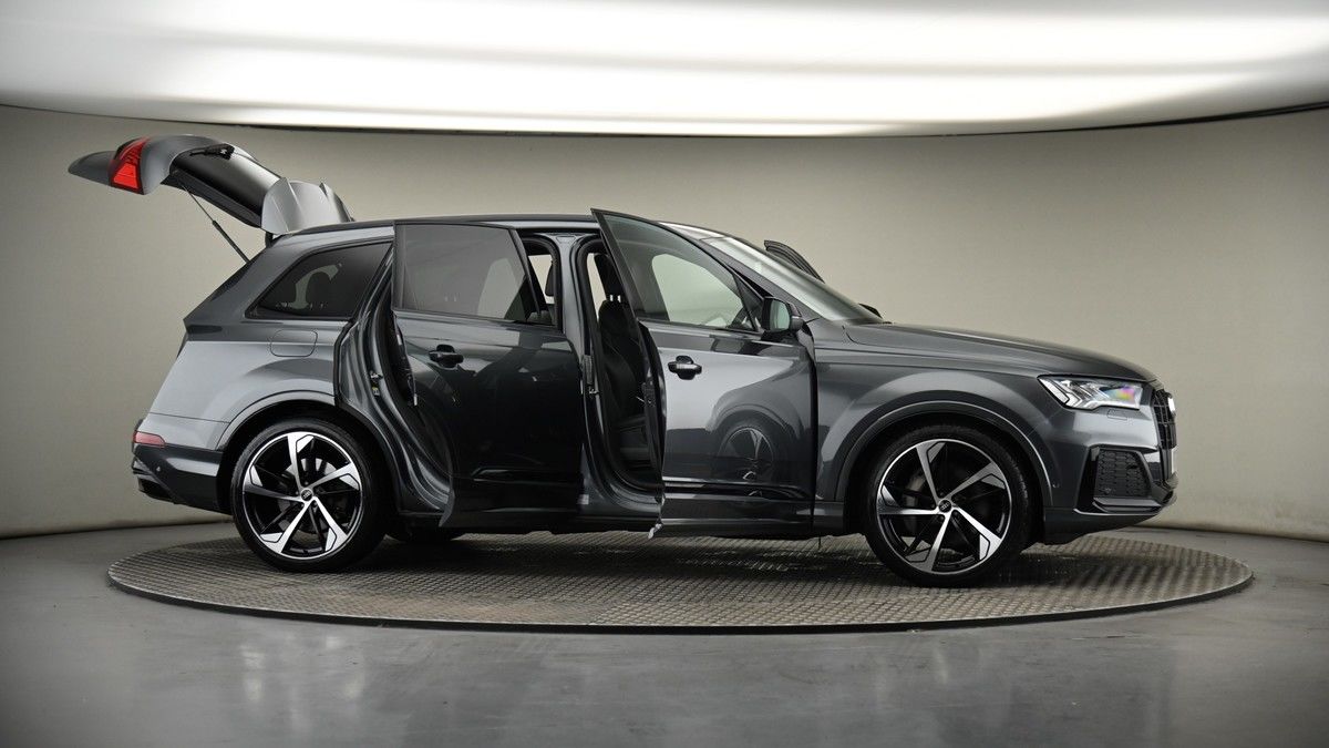 More views of Audi Q7
