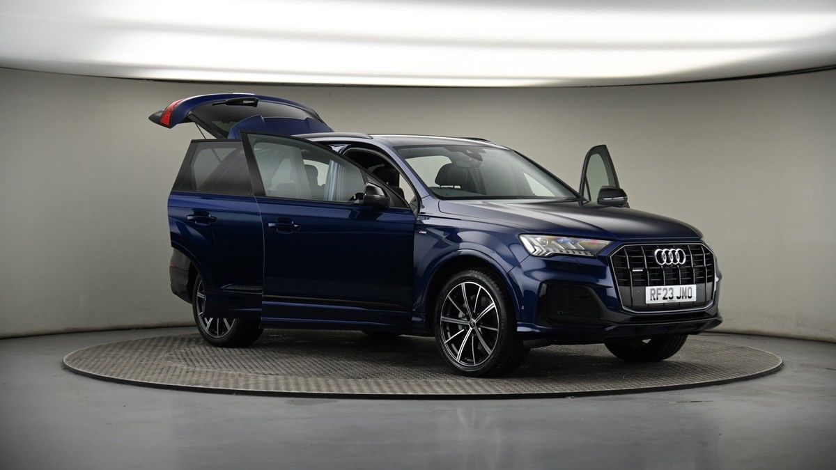 More views of Audi Q7