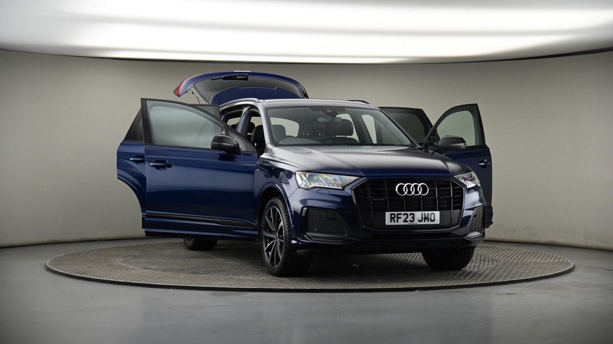 More views of Audi Q7