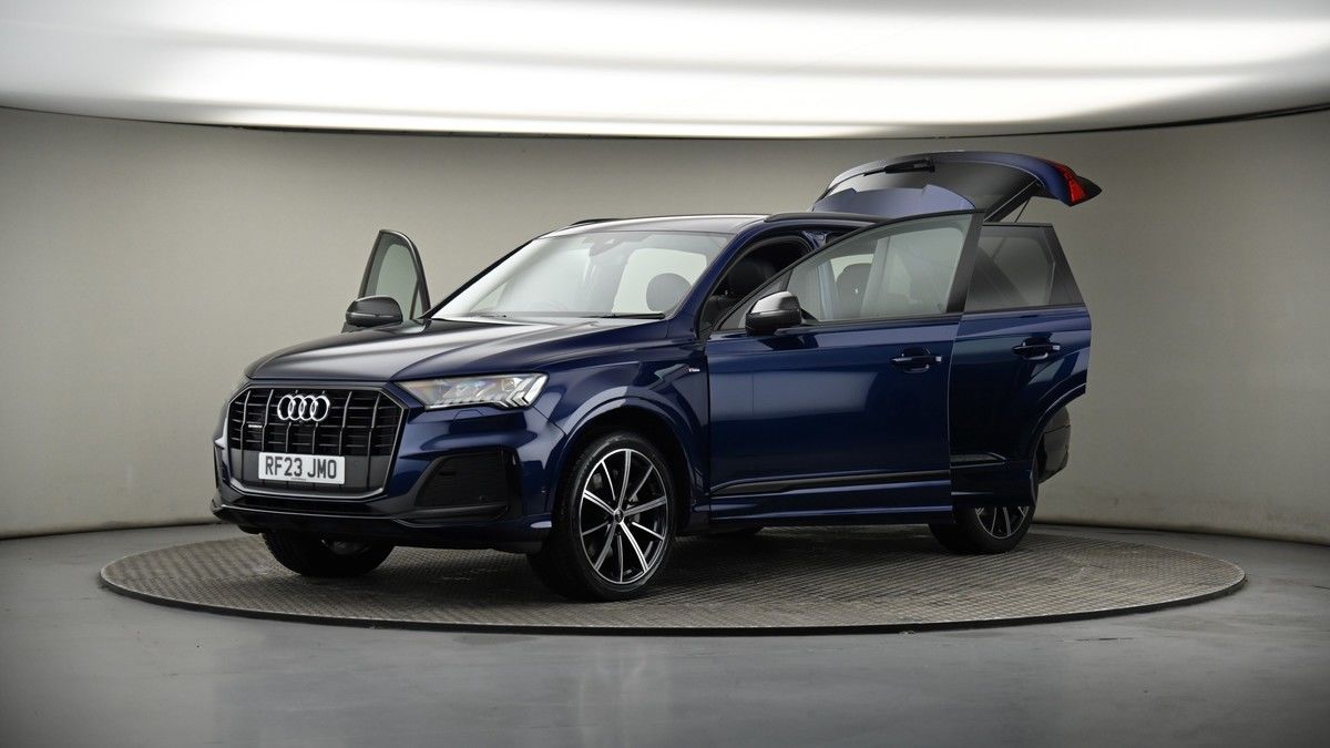 More views of Audi Q7