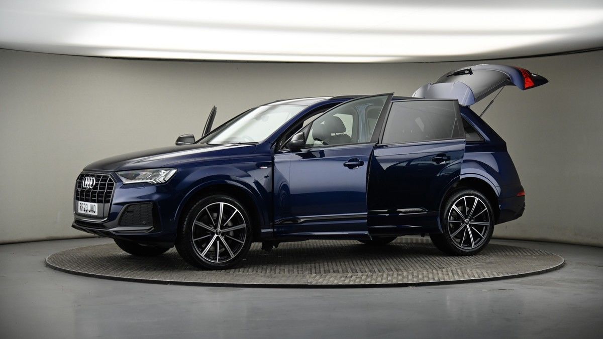 More views of Audi Q7