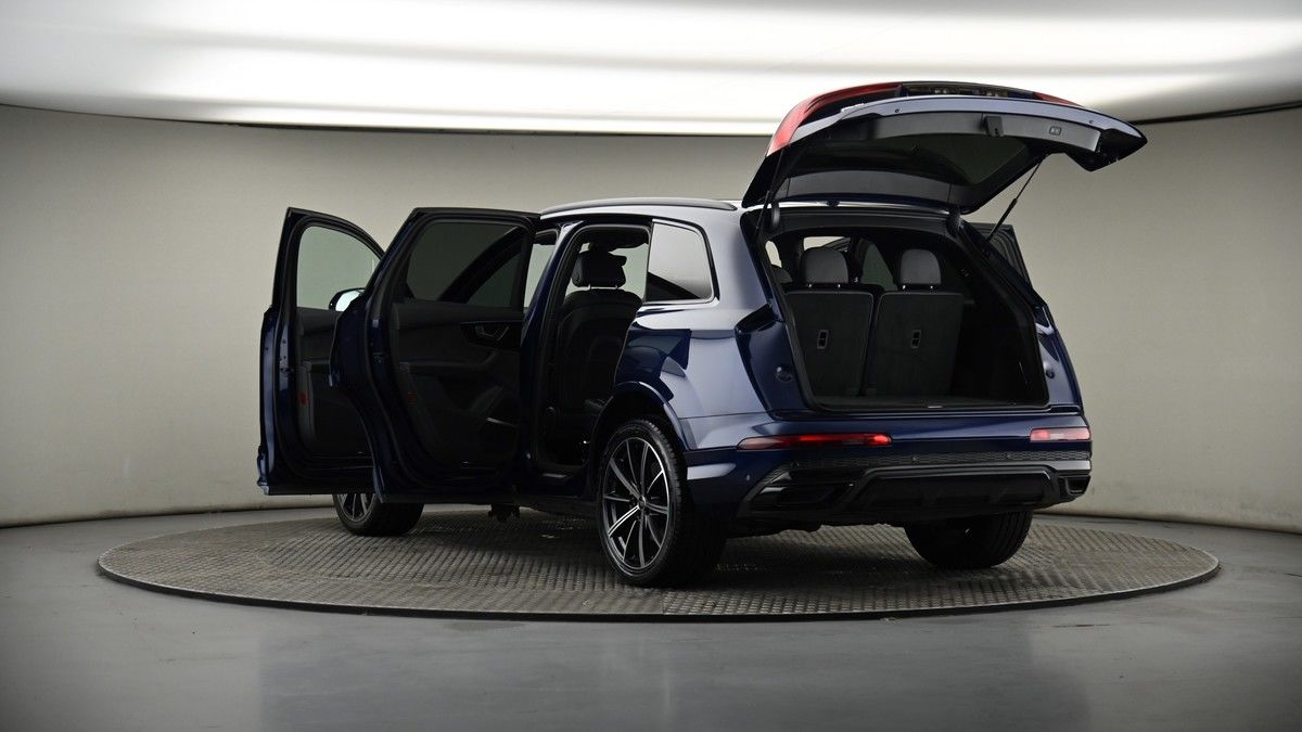 Audi Q7 Image 7