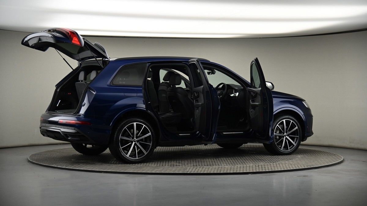 More views of Audi Q7