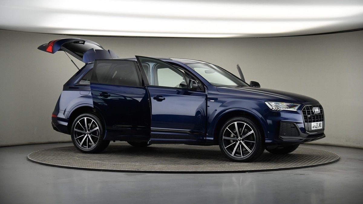 More views of Audi Q7