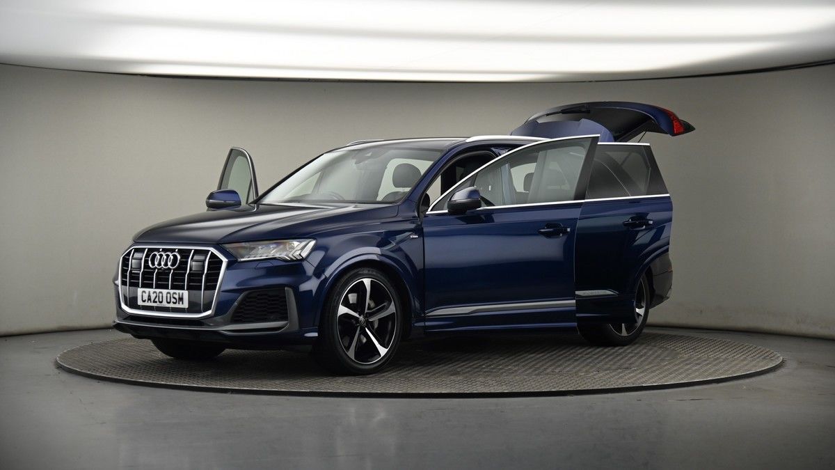 More views of Audi Q7