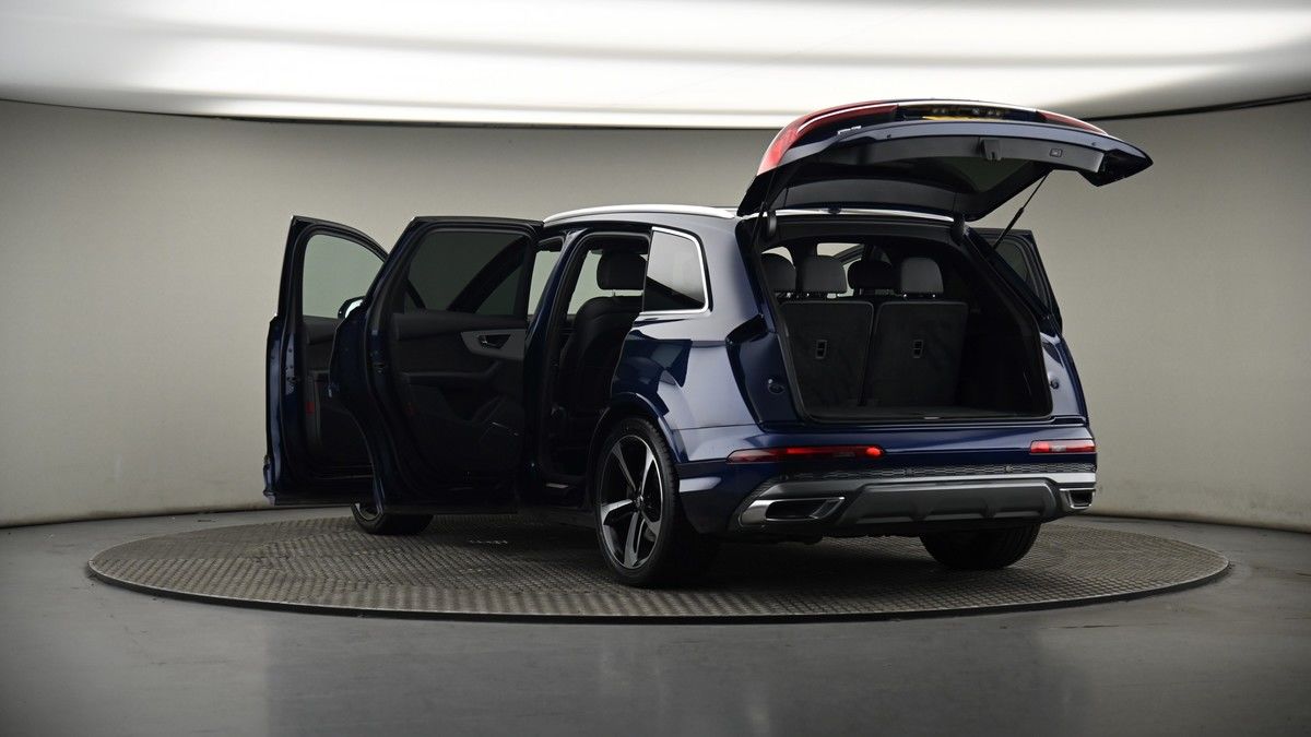Audi Q7 Image 8