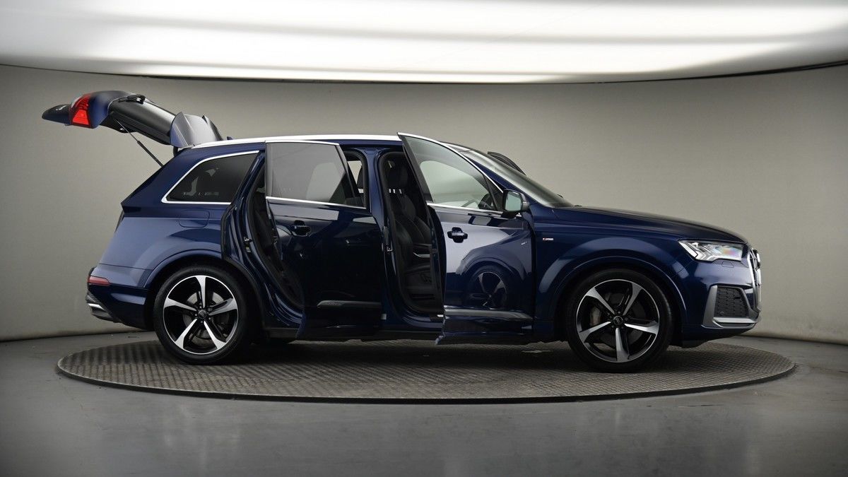 More views of Audi Q7