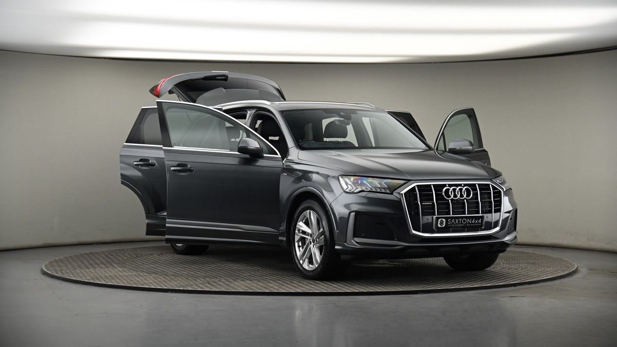 More views of Audi Q7