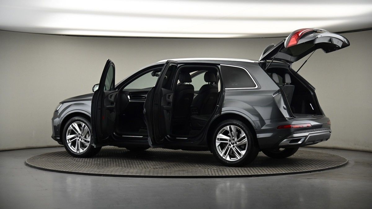 More views of Audi Q7