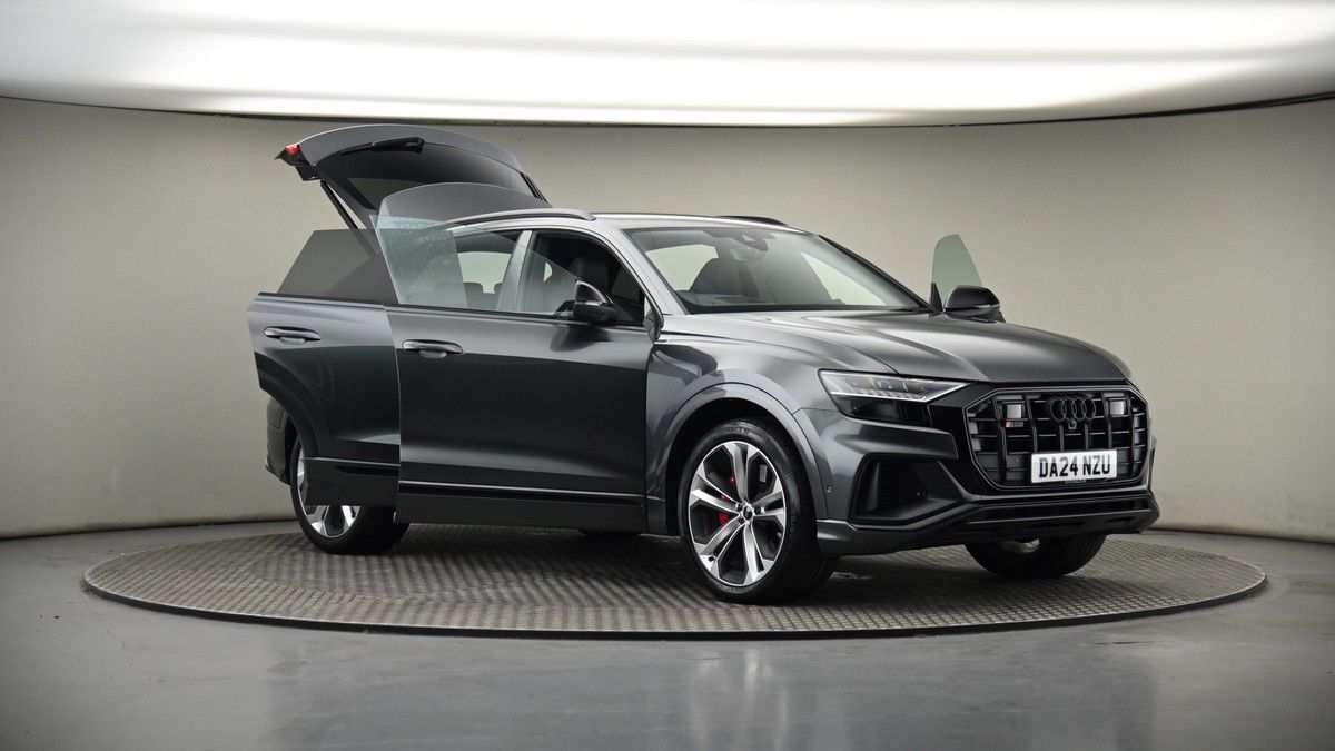 More views of Audi SQ8