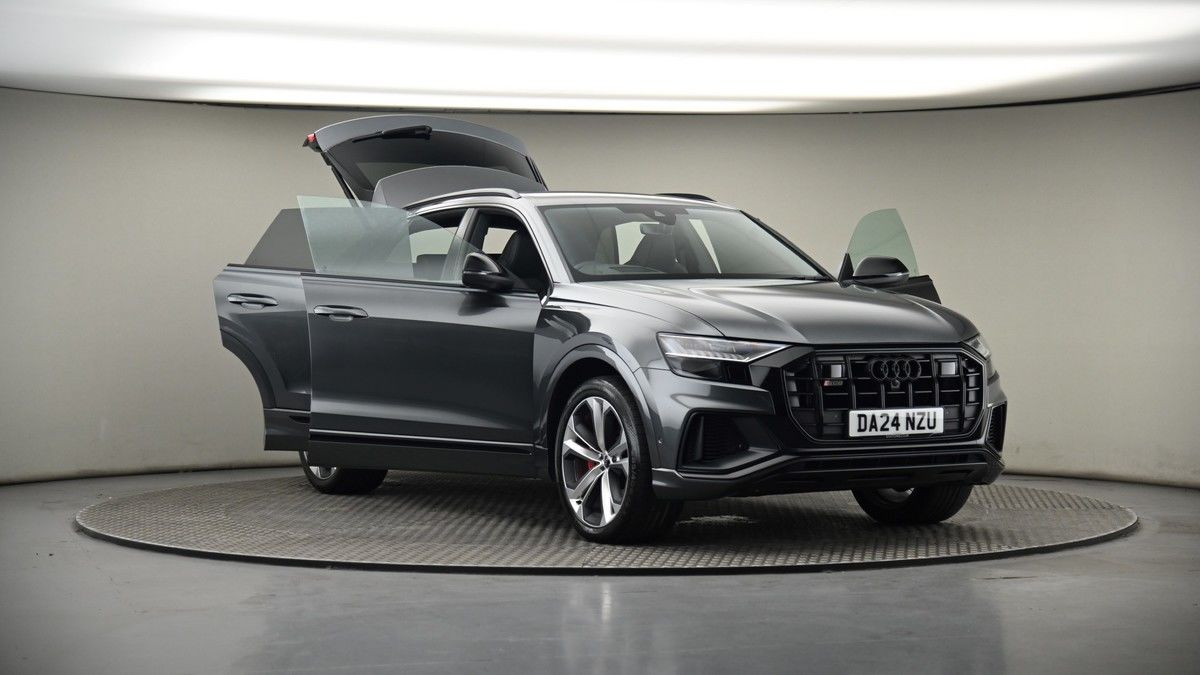 More views of Audi SQ8