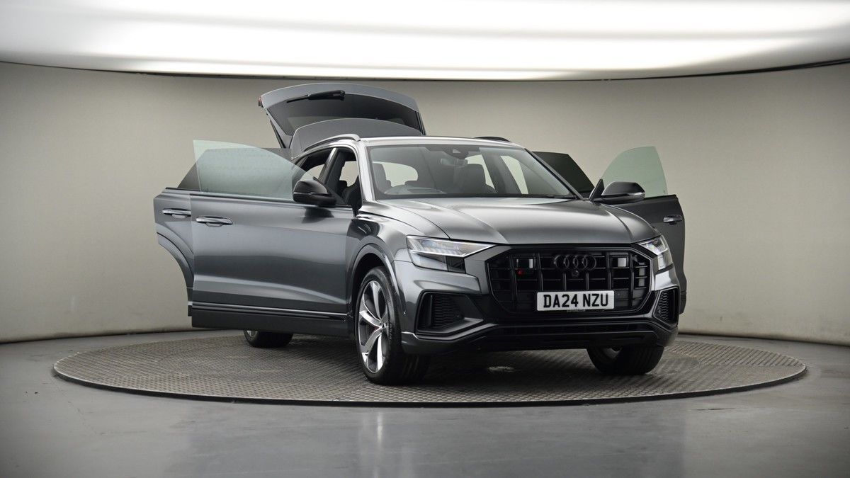 More views of Audi SQ8