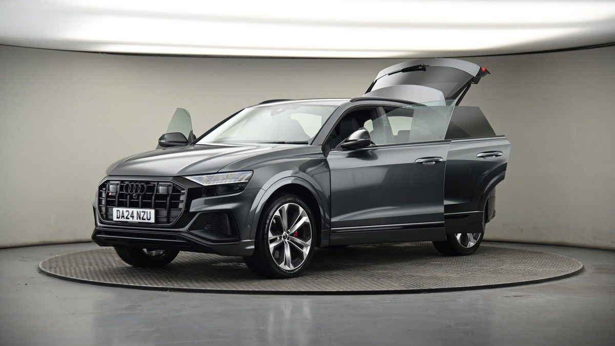 More views of Audi SQ8