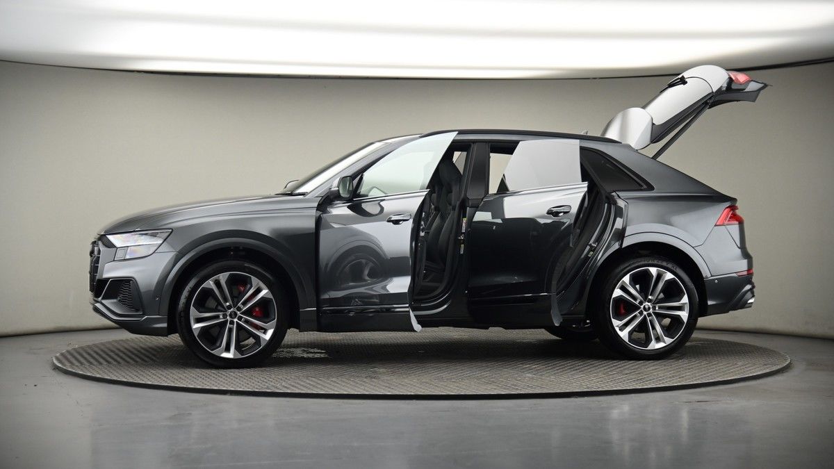 More views of Audi SQ8
