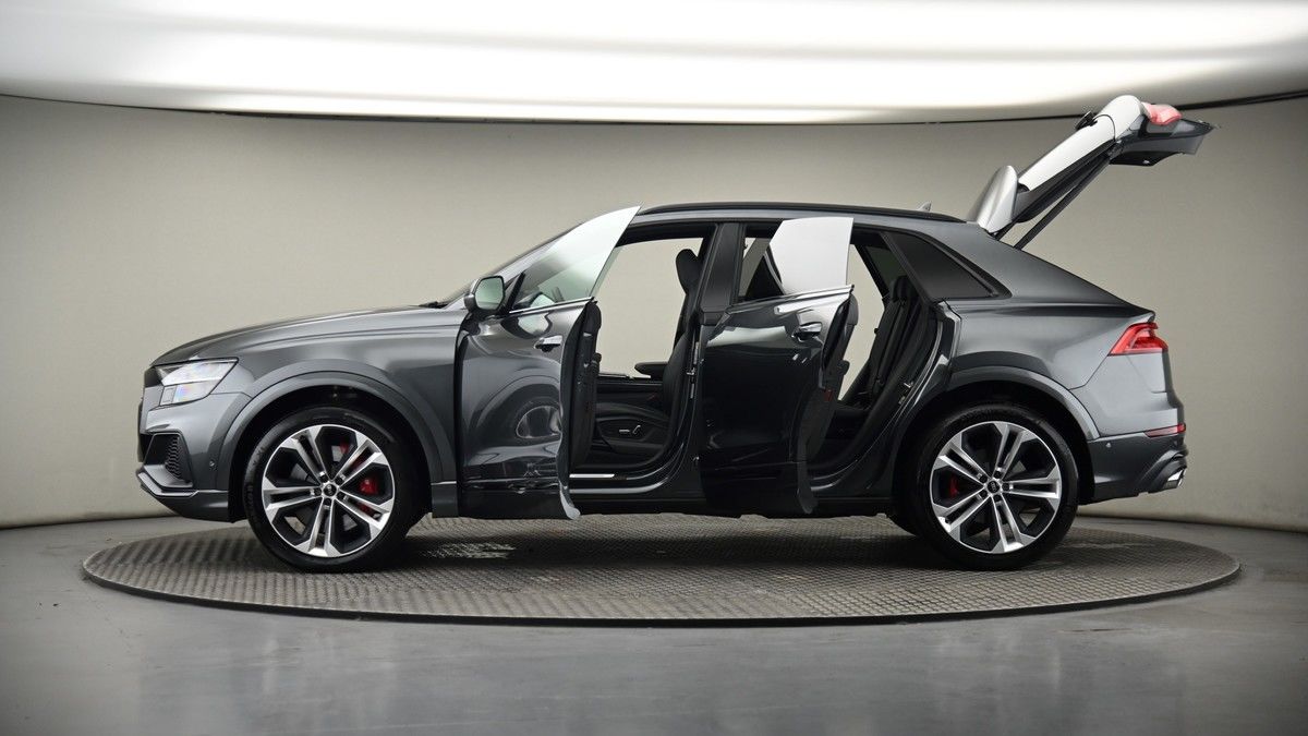 More views of Audi SQ8