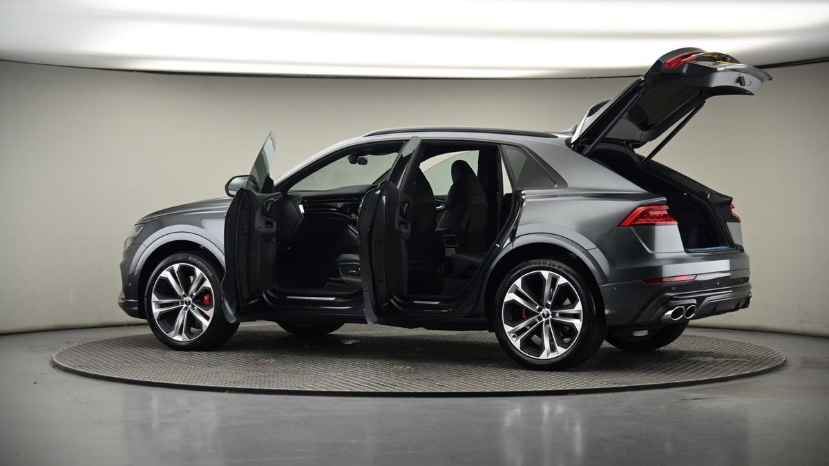 More views of Audi SQ8