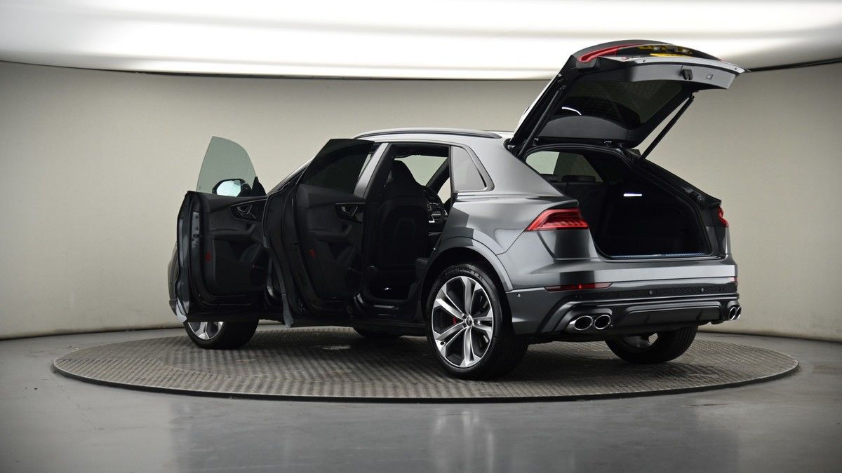More views of Audi SQ8