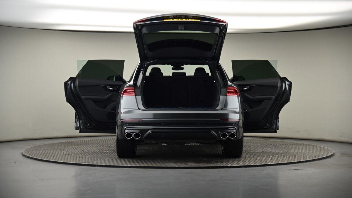 More views of Audi SQ8