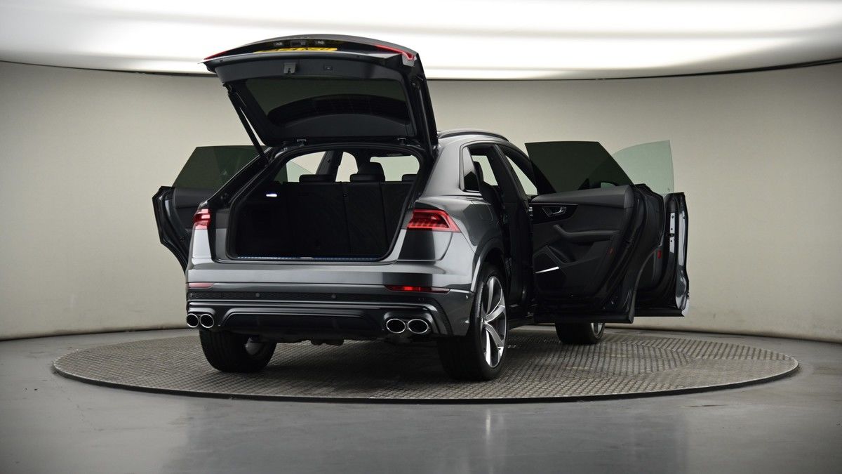 More views of Audi SQ8